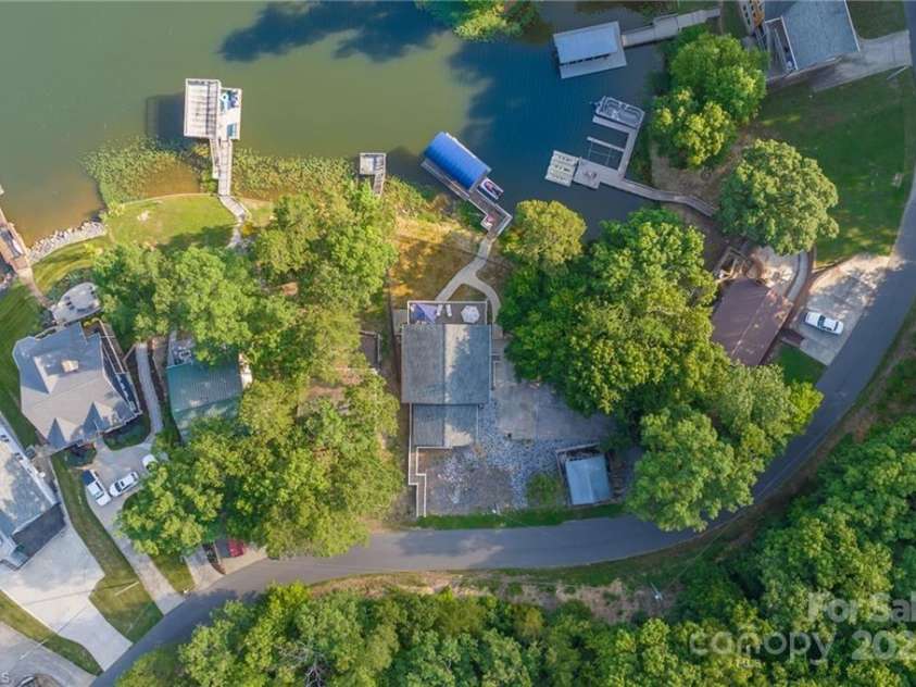 592 Shoreline Road, New London, NC 28127.  MLS# CAR4255512, YatesRealty ID 16527. 