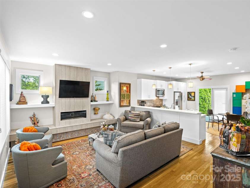 40 Overlook Road, Asheville, NC 28803.  MLS# CAR4300560, YatesRealty ID 16528. 