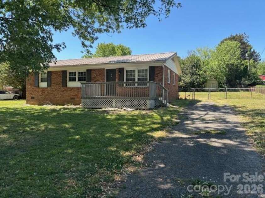 4411 Ginger Drive, Gastonia, NC 28056.  MLS# CAR4373370, YatesRealty ID 16529. 
