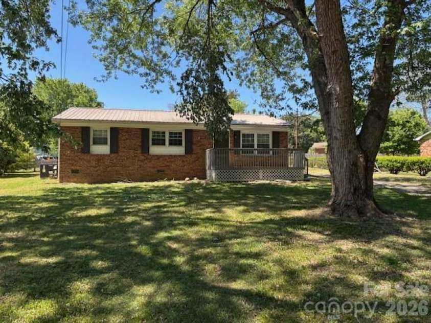 4411 Ginger Drive, Gastonia, NC 28056.  MLS# CAR4373370, YatesRealty ID 16529. 