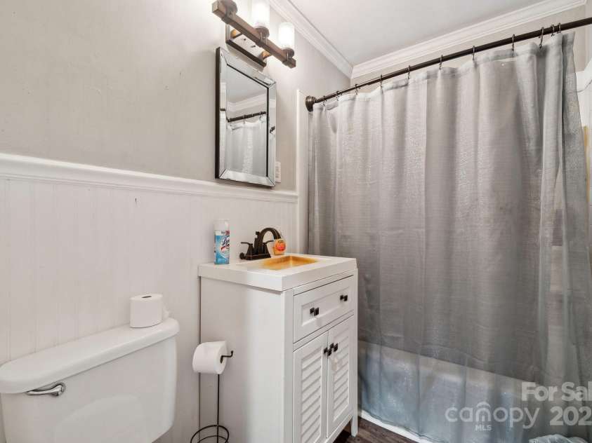 1917 Tom Sadler Road, Charlotte, NC 28214.  MLS# CAR4256173, YatesRealty ID 1653. 