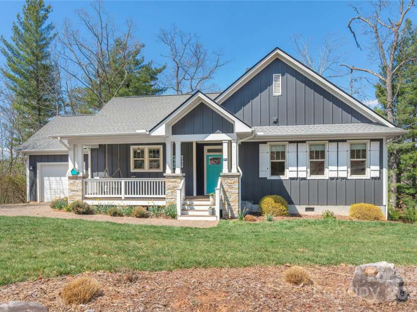 95 Greenwells Glory Drive, Biltmore Lake, NC 28715.  MLS# CAR4247434, YatesRealty ID 16530. Charming Biltmore Lake one level home