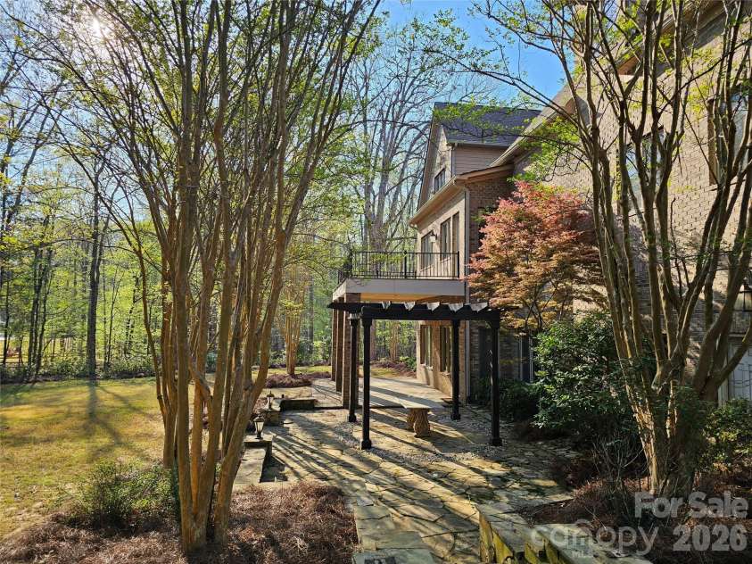 9222 Woodhall Lake Drive, Waxhaw, NC 28173.  MLS# CAR4358734, YatesRealty ID 16532. 