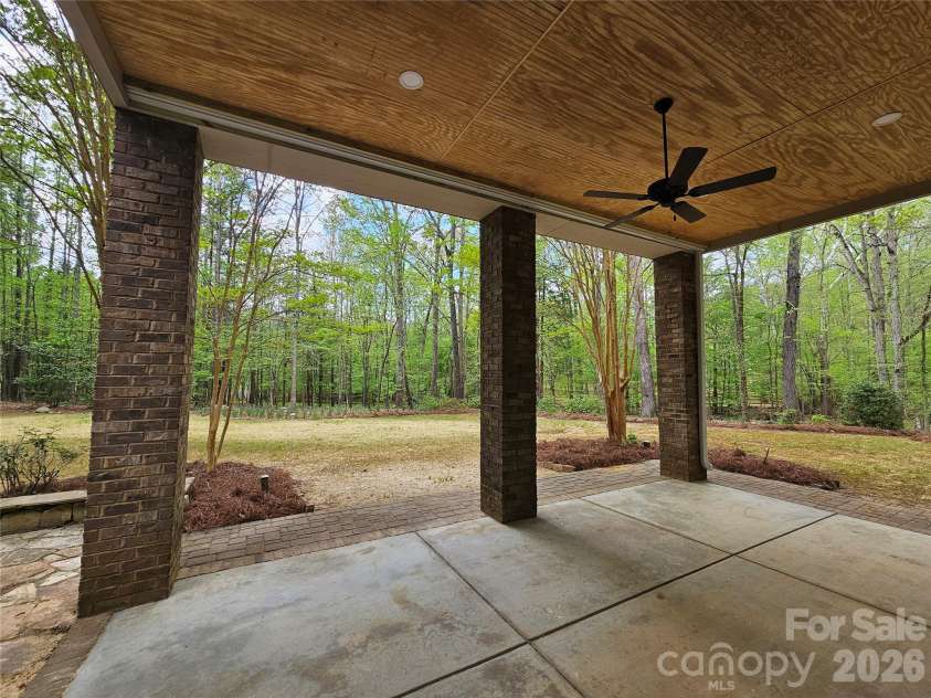 9222 Woodhall Lake Drive, Waxhaw, NC 28173.  MLS# CAR4358734, YatesRealty ID 16532. 