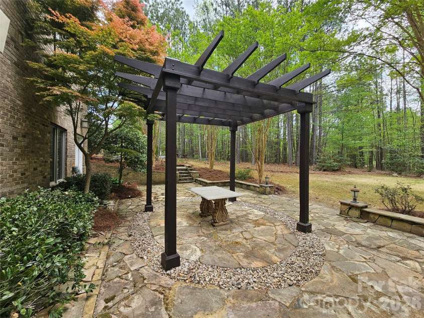 9222 Woodhall Lake Drive, Waxhaw, NC 28173.  MLS# CAR4358734, YatesRealty ID 16532. 