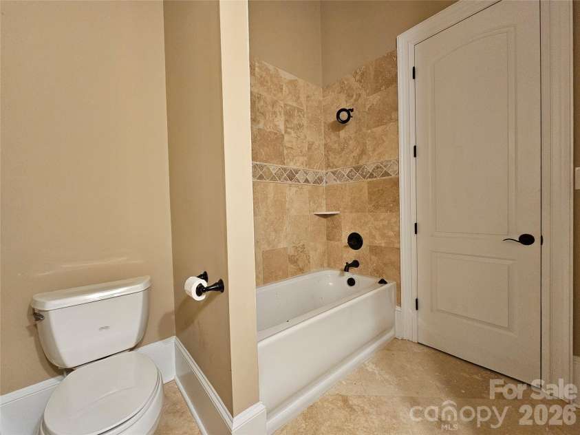 9222 Woodhall Lake Drive, Waxhaw, NC 28173.  MLS# CAR4358734, YatesRealty ID 16532. 