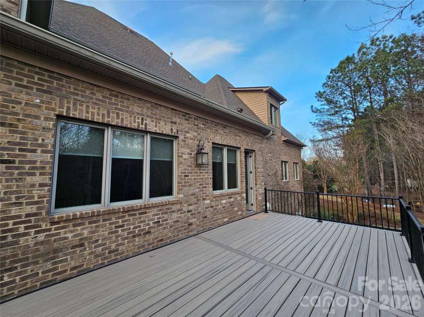 9222 Woodhall Lake Drive, Waxhaw, NC 28173.  MLS# CAR4358734, YatesRealty ID 16532. 