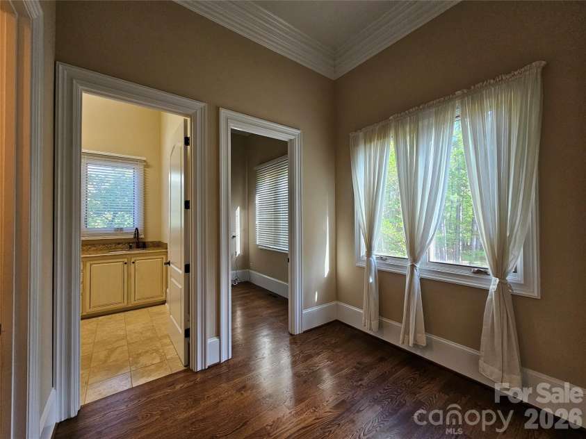 9222 Woodhall Lake Drive, Waxhaw, NC 28173.  MLS# CAR4358734, YatesRealty ID 16532. Mud Room