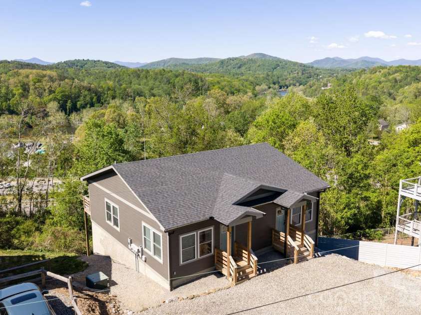 30 and 32 View Street, Asheville, NC 28804.  MLS# CAR4375347, YatesRealty ID 16534. Long Range Mountain Views