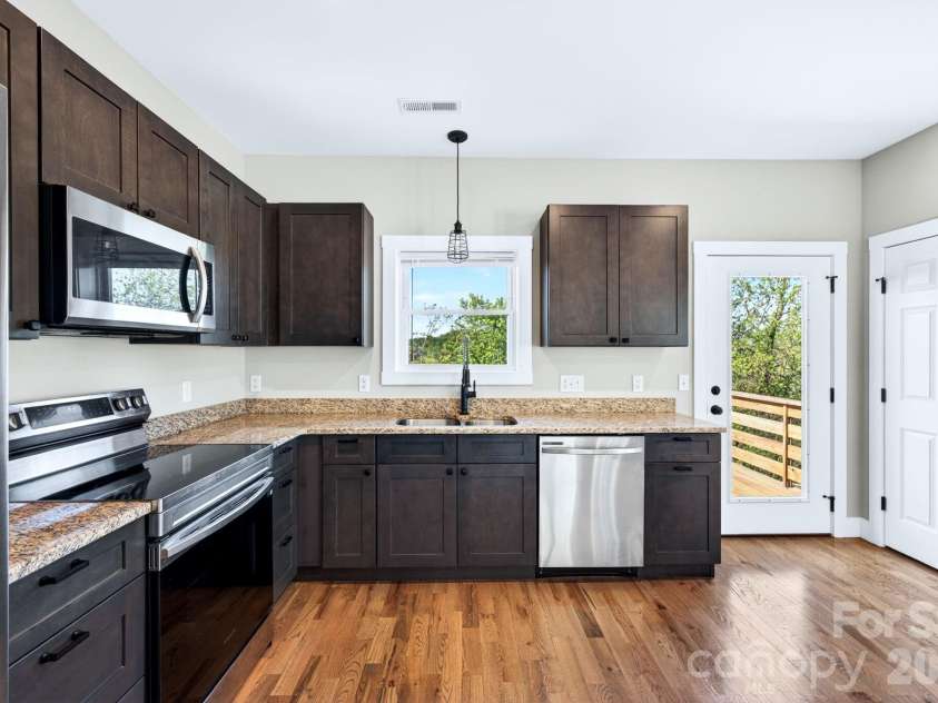 30 and 32 View Street, Asheville, NC 28804.  MLS# CAR4379650, YatesRealty ID 16534. Kitchen with Granite Counters