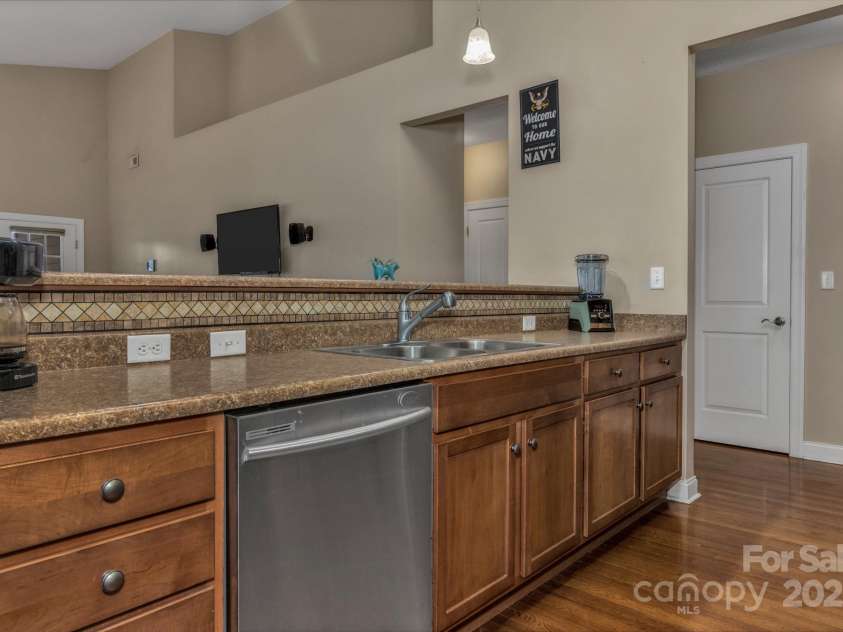 32 White Fox Drive, Fletcher, NC 28732.  MLS# CAR4264954, YatesRealty ID 16534. 