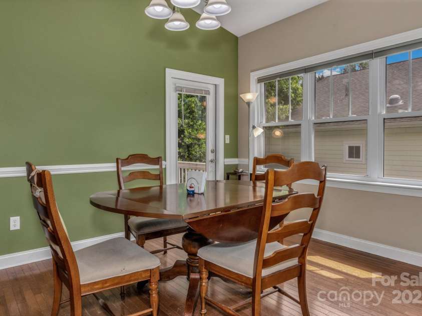 32 White Fox Drive, Fletcher, NC 28732.  MLS# CAR4264954, YatesRealty ID 16534. 