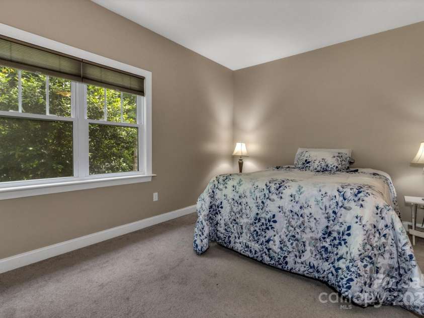 32 White Fox Drive, Fletcher, NC 28732.  MLS# CAR4264954, YatesRealty ID 16534. 