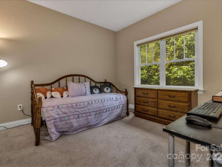 32 White Fox Drive, Fletcher, NC 28732.  MLS# CAR4264954, YatesRealty ID 16534. 
