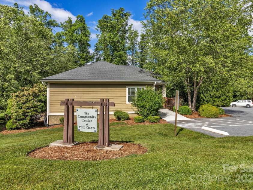 32 White Fox Drive, Fletcher, NC 28732.  MLS# CAR4264954, YatesRealty ID 16534. 