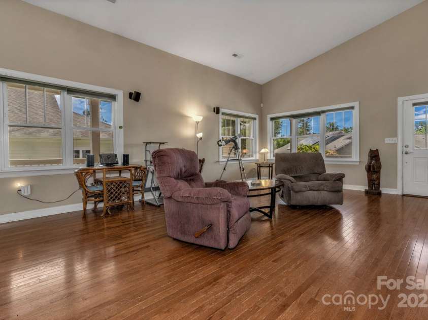 32 White Fox Drive, Fletcher, NC 28732.  MLS# CAR4264954, YatesRealty ID 16534. 