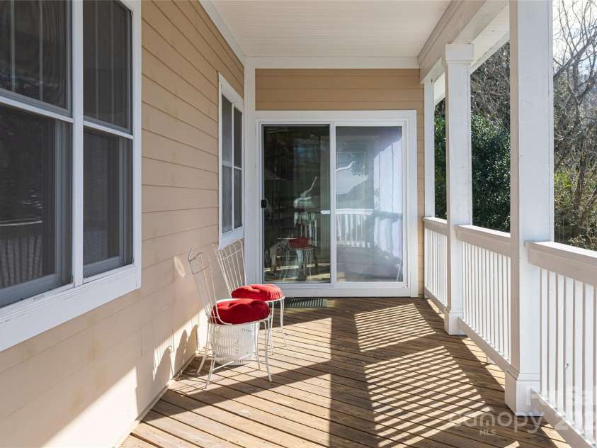 32 White Fox Drive, Fletcher, NC 28732.  MLS# CAR4331132, YatesRealty ID 16534. 