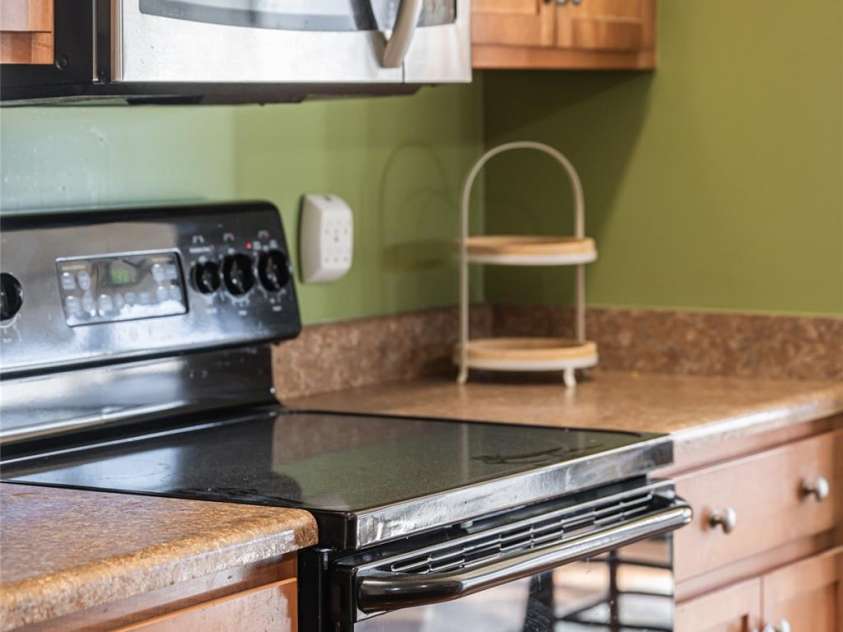 32 White Fox Drive, Fletcher, NC 28732.  MLS# CAR4331132, YatesRealty ID 16534. 