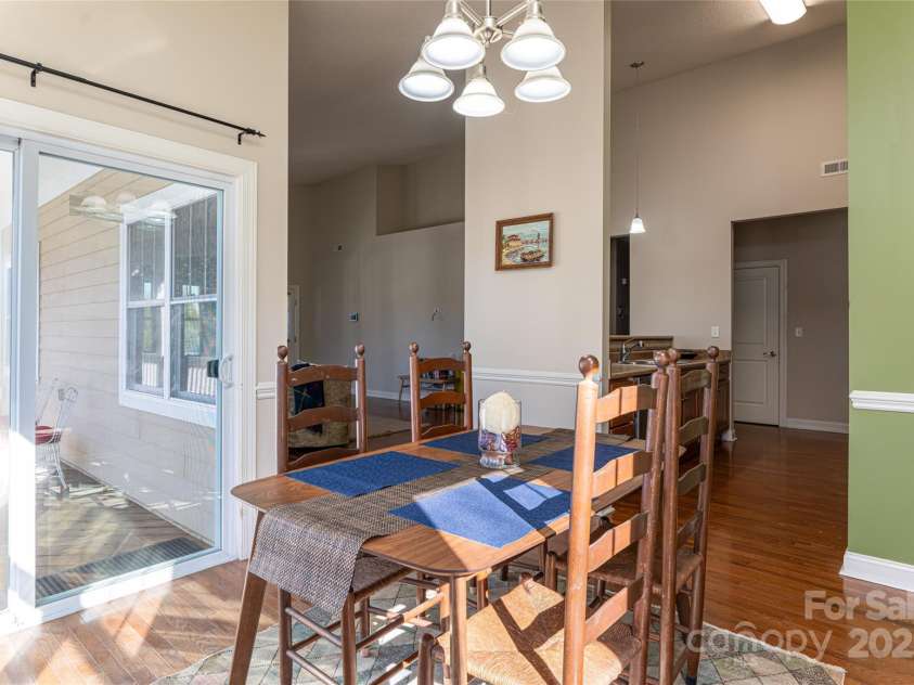 32 White Fox Drive, Fletcher, NC 28732.  MLS# CAR4331132, YatesRealty ID 16534. 