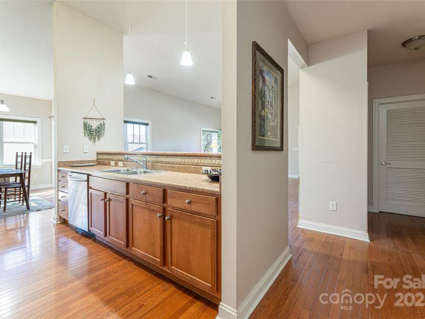 32 White Fox Drive, Fletcher, NC 28732.  MLS# CAR4331132, YatesRealty ID 16534. 