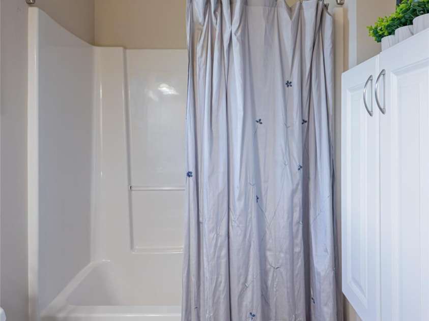 32 White Fox Drive, Fletcher, NC 28732.  MLS# CAR4331132, YatesRealty ID 16534. 