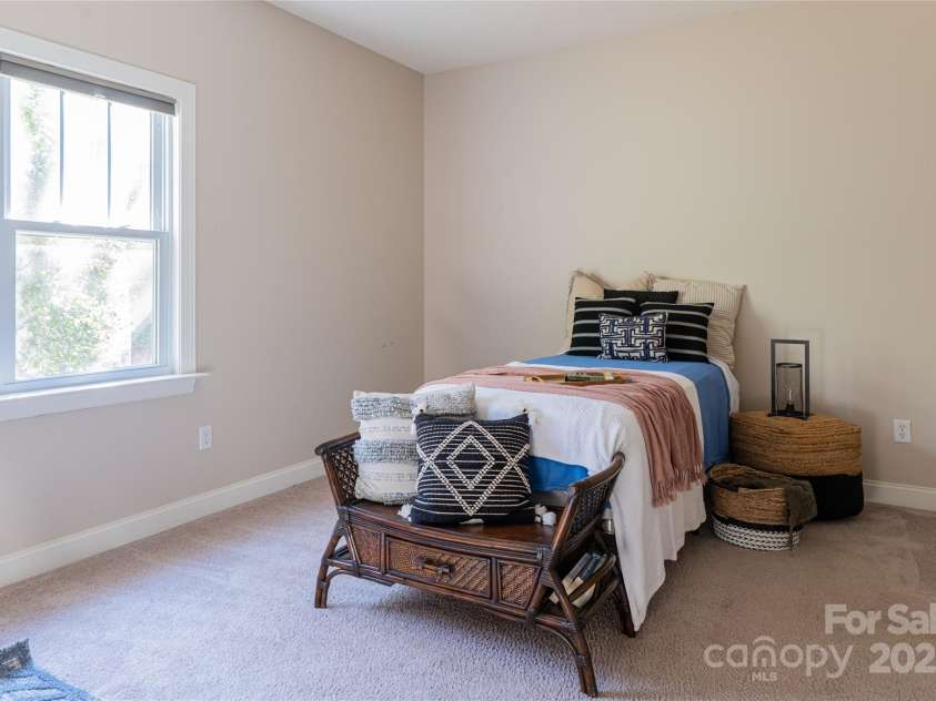 32 White Fox Drive, Fletcher, NC 28732.  MLS# CAR4331132, YatesRealty ID 16534. 