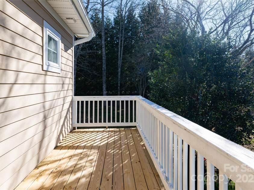 32 White Fox Drive, Fletcher, NC 28732.  MLS# CAR4331132, YatesRealty ID 16534. 