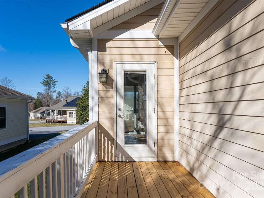 32 White Fox Drive, Fletcher, NC 28732.  MLS# CAR4331132, YatesRealty ID 16534. 