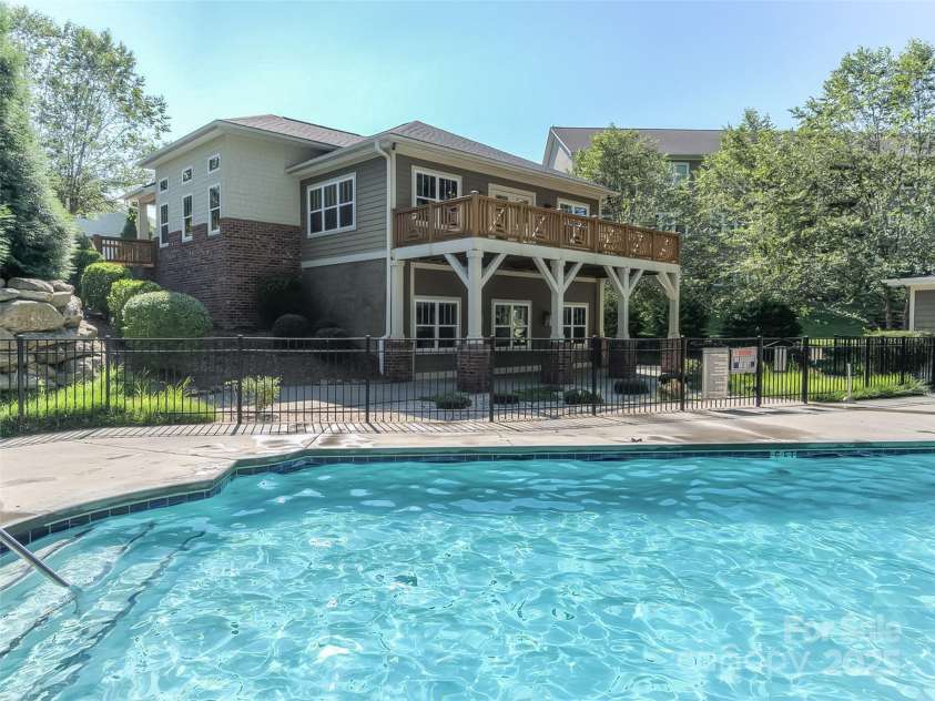 32 White Fox Drive, Fletcher, NC 28732.  MLS# CAR4331132, YatesRealty ID 16534. 