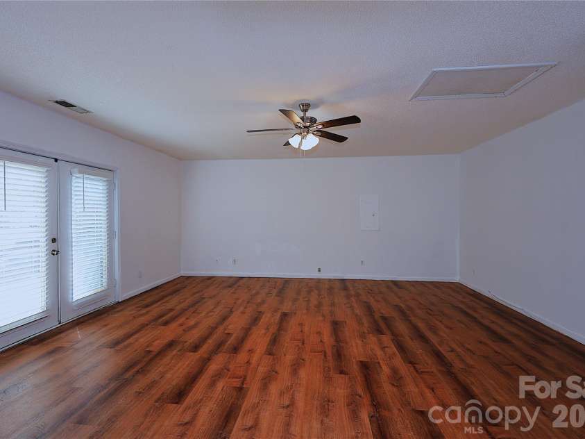 3221 Nedmore Court, Matthews, NC 28105.  MLS# CAR4374733, YatesRealty ID 16535. 