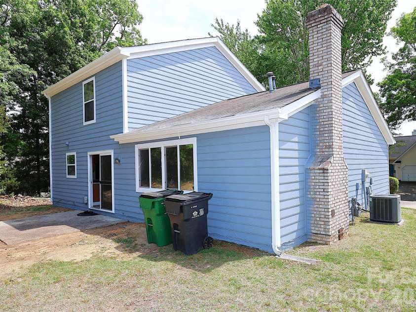 3221 Nedmore Court, Matthews, NC 28105.  MLS# CAR4374733, YatesRealty ID 16535. 