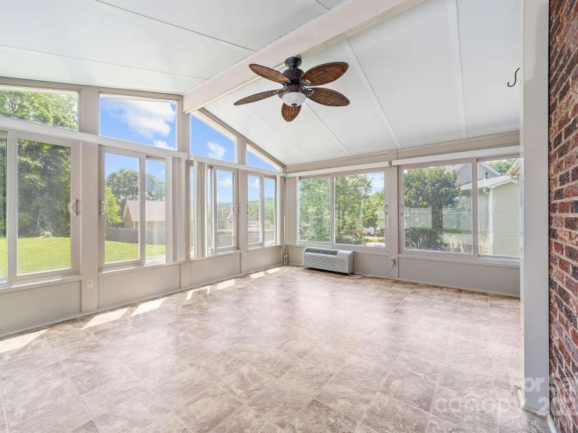 13223 Willow Breeze Lane, Huntersville, NC 28078.  MLS# CAR4257331, YatesRealty ID 16536. 