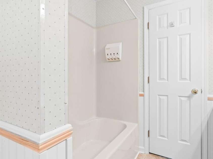 13223 Willow Breeze Lane, Huntersville, NC 28078.  MLS# CAR4257331, YatesRealty ID 16536. 