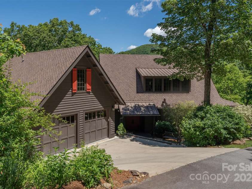 285 Chapman Road, Montreat, NC 28757.  MLS# CAR4261199, YatesRealty ID 16537. 