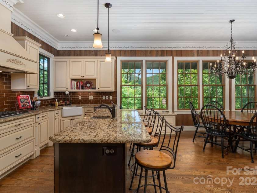 285 Chapman Road, Montreat, NC 28757.  MLS# CAR4261199, YatesRealty ID 16537. 