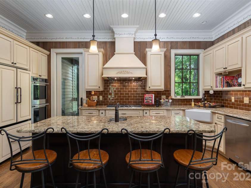 285 Chapman Road, Montreat, NC 28757.  MLS# CAR4261199, YatesRealty ID 16537. 