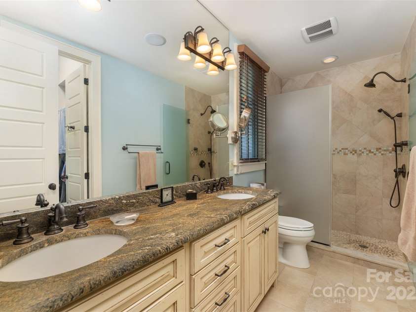 285 Chapman Road, Montreat, NC 28757.  MLS# CAR4261199, YatesRealty ID 16537. 