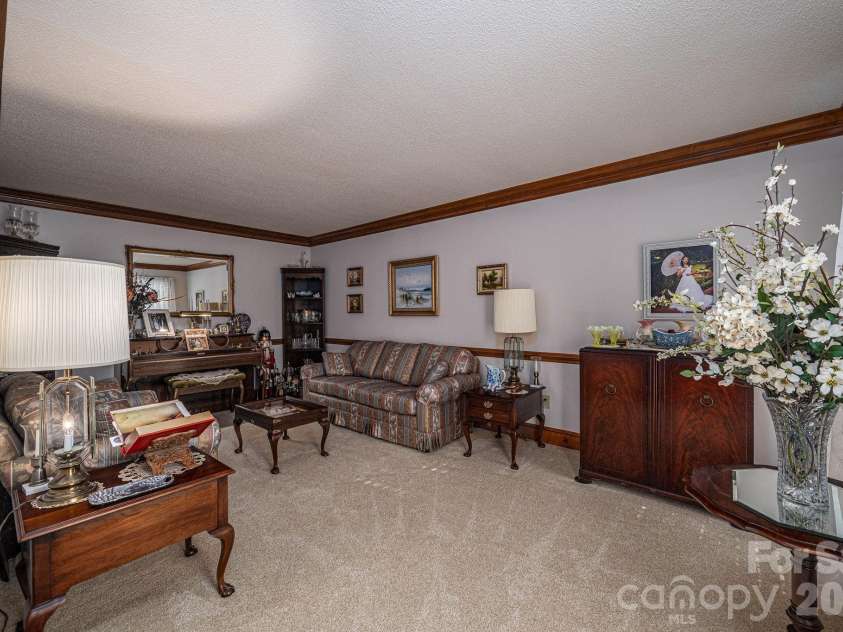 1520 Stableview Drive, Gastonia, NC 28056.  MLS# CAR4368083, YatesRealty ID 16538. 