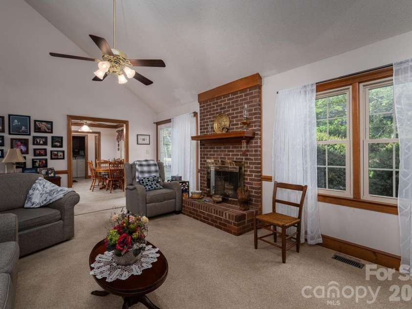 1520 Stableview Drive, Gastonia, NC 28056.  MLS# CAR4368083, YatesRealty ID 16538. 