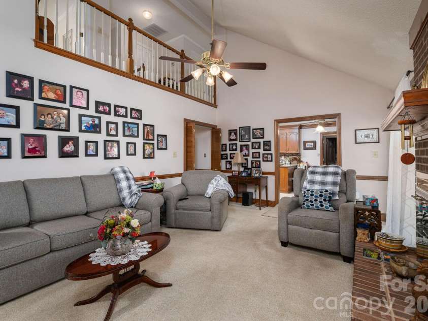 1520 Stableview Drive, Gastonia, NC 28056.  MLS# CAR4368083, YatesRealty ID 16538. 
