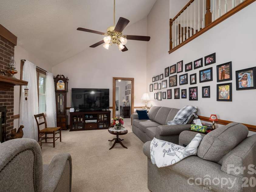 1520 Stableview Drive, Gastonia, NC 28056.  MLS# CAR4368083, YatesRealty ID 16538. 