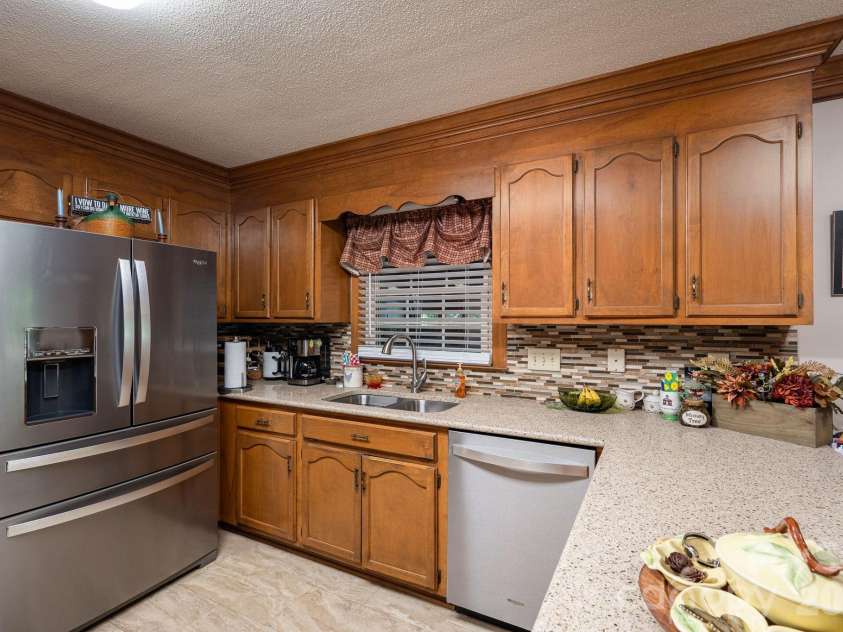 1520 Stableview Drive, Gastonia, NC 28056.  MLS# CAR4368083, YatesRealty ID 16538. 