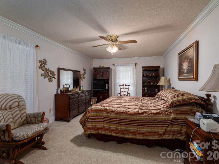 1520 Stableview Drive, Gastonia, NC 28056.  MLS# CAR4368083, YatesRealty ID 16538. 