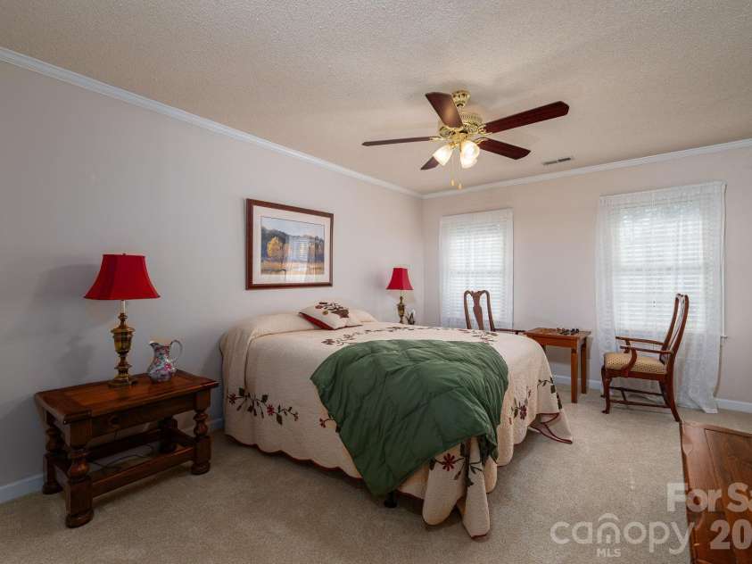 1520 Stableview Drive, Gastonia, NC 28056.  MLS# CAR4368083, YatesRealty ID 16538. 