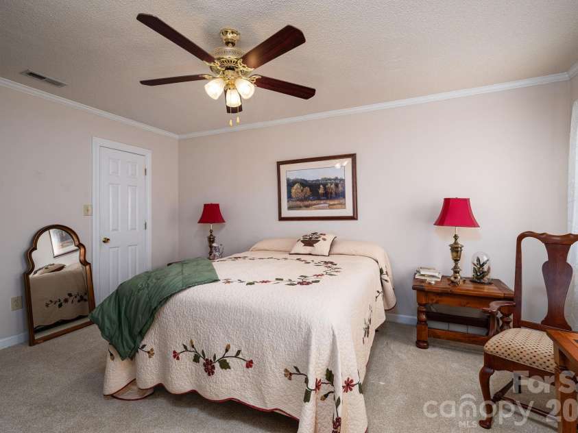1520 Stableview Drive, Gastonia, NC 28056.  MLS# CAR4368083, YatesRealty ID 16538. 