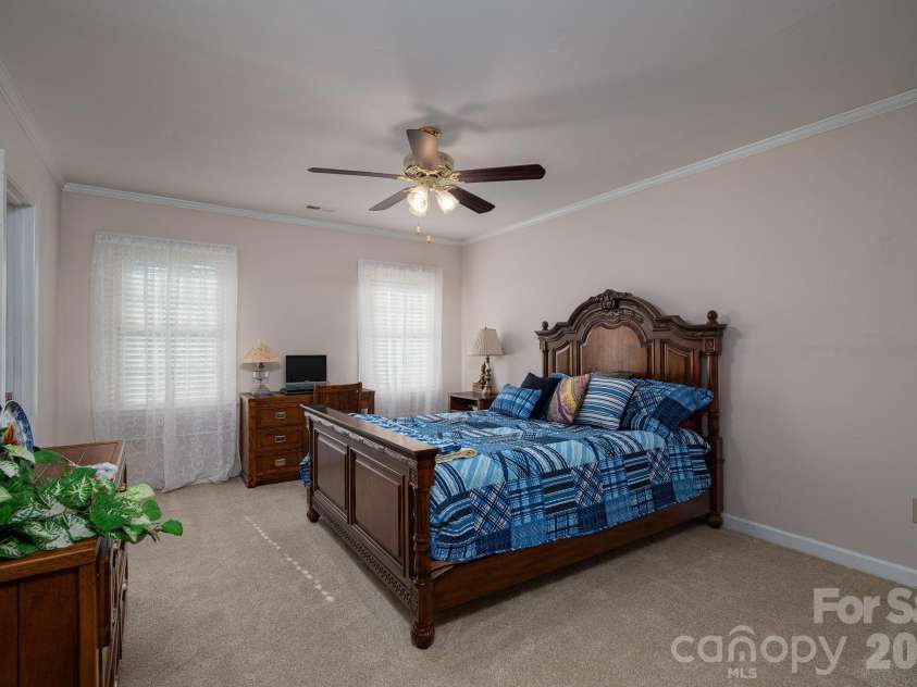 1520 Stableview Drive, Gastonia, NC 28056.  MLS# CAR4368083, YatesRealty ID 16538. 
