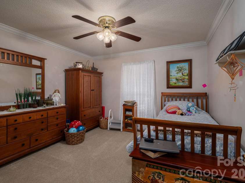 1520 Stableview Drive, Gastonia, NC 28056.  MLS# CAR4368083, YatesRealty ID 16538. 