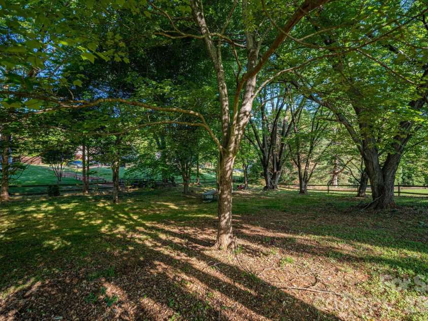 1520 Stableview Drive, Gastonia, NC 28056.  MLS# CAR4368083, YatesRealty ID 16538. 
