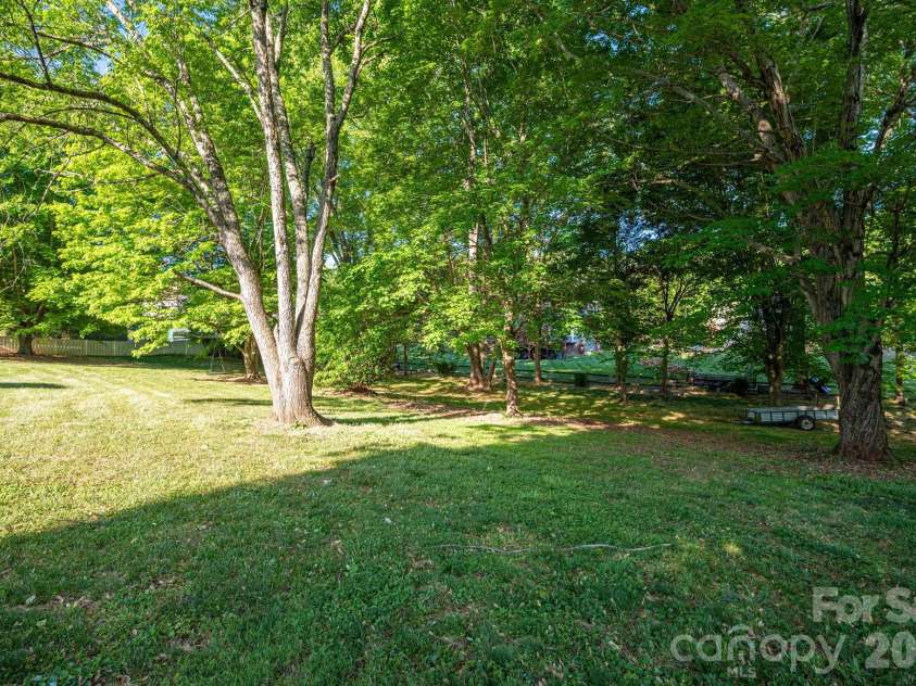 1520 Stableview Drive, Gastonia, NC 28056.  MLS# CAR4368083, YatesRealty ID 16538. 