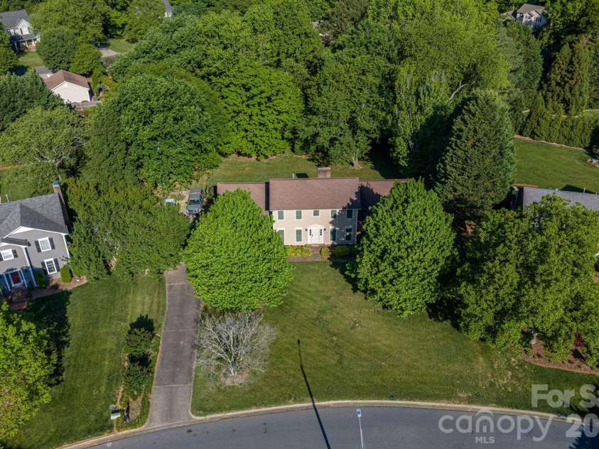 1520 Stableview Drive, Gastonia, NC 28056.  MLS# CAR4368083, YatesRealty ID 16538. 